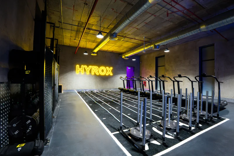 Deem Plaza Ladies (1)